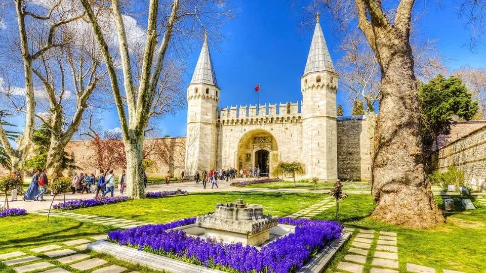Skip-the-Line Entry to Topkapi Palace &amp; Harem Museum with Audio Guide - Image 1